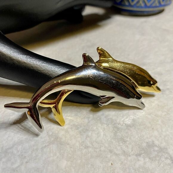 Liz Claiborne Jewelry - LIZ Claiborne 2 tone double dolphin pin